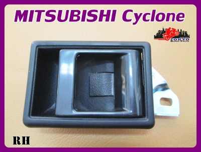 MITSUBISHI CYCLONE DOOR OPENER DOOR HANDLE INSIDE RIGHT (RH) "BLACK"  // มือจับใน ด้านขวา สีดำ สินค้าคุณภาพดี