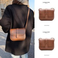 Seasons high-end niche design retro coffee color small square bag women 2023 new all-match crossbody saddle bag 【BYUE】