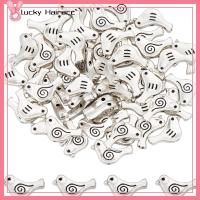 LUCKY HAIRACC 100 PCS รูปนก เครื่องรางรูปสัตว์สีเงิน โลหะผสมอัลลอยด์ ลูกปัดหลวมๆ จี้อัลลอยรูปนกสไตล์ทิเบต ตัวเว้นระยะลูกปัดทิเบต เงินโบราณ เครื่องรางอัลลอยด์ กำไลข้อมือสร้อยข้อมือ