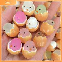 LIXIA 10PCS อุปกรณ์เสริมเคสโทรศัพท์แบบทำมือ เครื่องประดับรูปไก่เรืองแสงขนาดเล็ก คาวาอิ เครื่องประดับขนาดเล็กมาก ของตกแต่งสวน ของใหม่ เด็กเหมือนเด็ก เรซิ่นตกแต่งไก่ กระถางใส่ของ