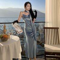 Sky blue velvet skirt with shoulder-straps backless sexy temperament of cultivate ones morality show thin collar dress