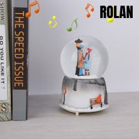 Rolan ลูกโลกหิมะ LED รูปคนรัก กล่องดนตรี ไฟกลางคืน สำนักงานประดับตกแต่งบ้าน