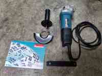 ของแท้ 100% รุ่นใหม่ เครื่องเจียร์ ไฟฟ้า 4 นิ้ว (850W) รุ่น M9513B makita สวิตซ์ท้าย เครื่องเจียร์ หินเจียร เจียรลูกหมู ประกันศูนย์