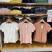 Uniqlo เสื้อยืดแขนสั้นคอวีเส้นด้ายทอ,แฟชั่นใหม่สไตล์ญี่ปุ่นและเกาหลีใต้สวมใส่ได้หลายโอกาสเหมาะสำหรับ456005ของผู้หญิงใหม่ฤดูใบไม้ผลิและฤดูร้อน