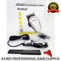 ปัตตาเลี่ยน สำหรับช่างมืออาชีพ อุปกรณ์ดูแลผม Kemei Professional Hair Clipper ที่ตัดผมไฟฟ้า เครื่องตัดผม ที่ตัดผม บัตตาเลี่ยน โกนผม โกนขน  เครื่องกำจัดขน แบตตาเลี่ยน ชุดบัดตาเลียน ใบมีดโลหะผสมไทเทเนียมชนิดพิเศษ