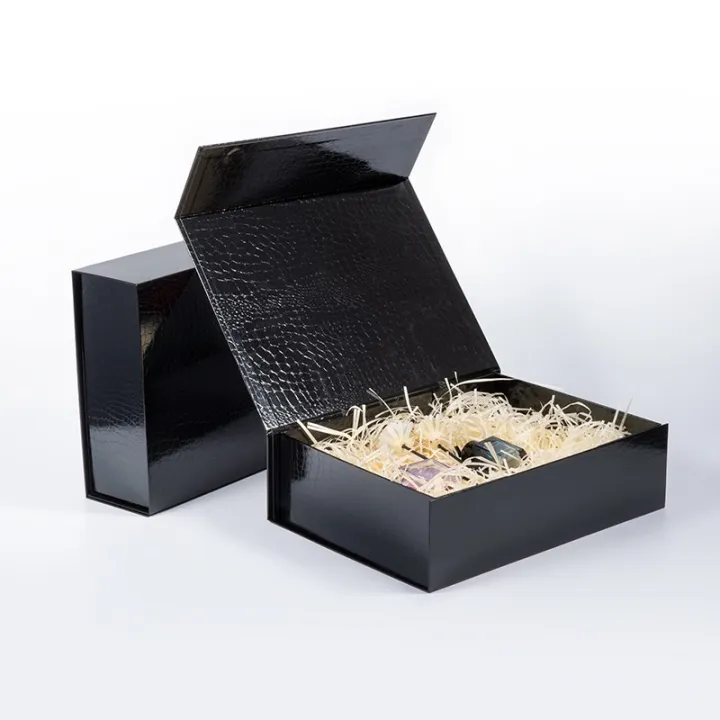 happylife-กล่องสกรีนตัวอักษร-สกรีนโลโก้-ออกแบบเองได้-กล่องของขวัญโฺฮโลแกรม-ใส่กระเป๋า-รองเท้า-ของขวัญวันเกิด-รับปริญญา