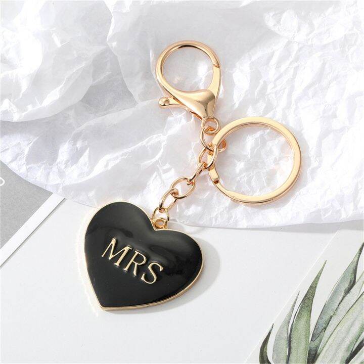 yf-simple-alloy-black-white-peach-heart-keychain-mr-mrs-love-bag-pendant-accessories-fashion-charm-lover-keyring-gifts