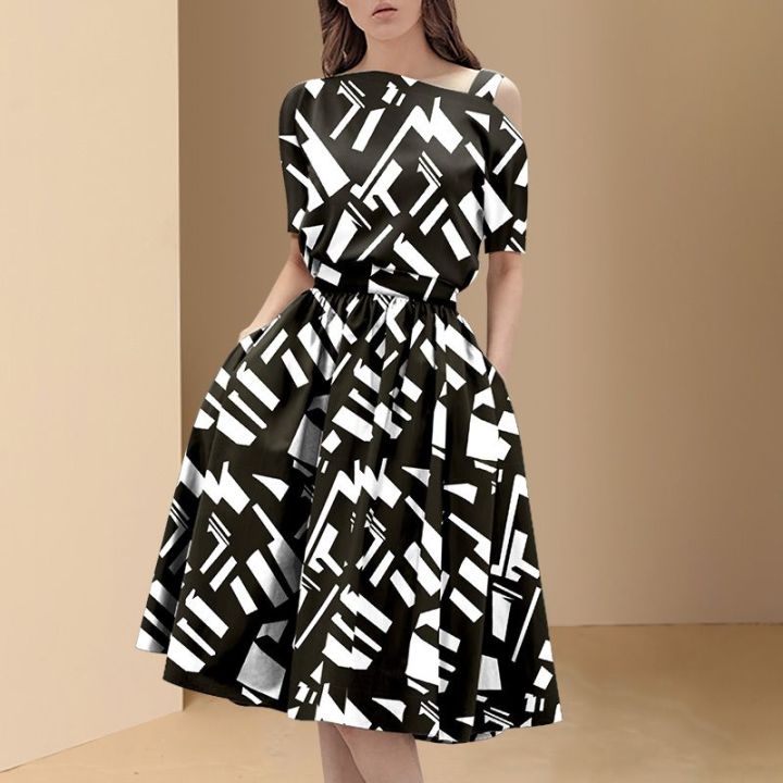 ชุดเดรสสายเอี๊ยมพิมพ์ลายแฟชั่นสีขาวดำชุดเดรสหน้าร้อน2023-dress-model-baru-สำหรับผู้หญิงชุดเดรสกระโปรงทรงเอคอเอียงเข้ารูป
