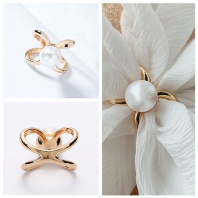Elegant Three Ring Buckle Fashion Imitation Pearl Brooches Crystal Scarf Button Curved Cross Brooches Women Shawl Scarves Clip