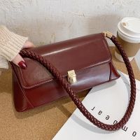 Fashionable winter baguette bag new trendy niche design armpit bag high-level sense all-match single shoulder bag female bag 【QYUE】