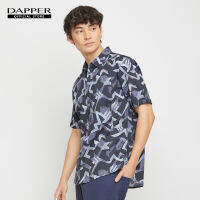 DAPPER เสื้อเชิ้ตลำลองแขนสั้น Abstract Carbon Fiber Print สีกรม