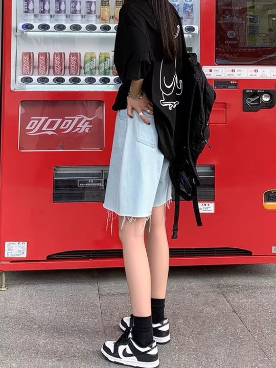 ฤดูร้อนสไตล์เกาหลี-ins-กางเกงขาสั้นผ้ายีนส์ขอบดิบสำหรับผู้หญิงกางเกงขาห้าส่วนขากว้างเอวสูงทรงหลวมแมทช์ลุคง่าย