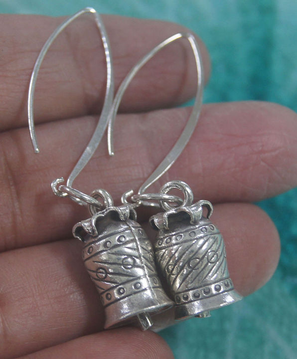 exotic-earrings-pure-silver-thai-karen-hill-tribe-กลมกลมสวยงามไทยตำหูเงินกระเหรี่ยงทำจากมือชาวเขางานฝีมือสวยของฝากที่มีคุณค่าของฝากถูกใจ-มีคุณค่า