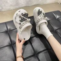 【จัดส่งฟรี】100 nd new girl shoes inlaid crystal embellished heightening sandals Korean style hole shoes platform 7cm garden womens sandals and slippers