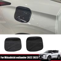 ฝาครอบน้ำมันถังน้ำมันสำหรับ Mitsubishi Outlander 2022 2023 2024 ABS สีดำคาร์บอนไฟเบอร์ฝาครอบตกแต่งรถยนต์แก๊สอุปกรณ์ตกแต่งภายนอก