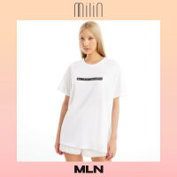 [MILIN] Straight hem relaxed fit with embroidered label short sleeves T-Shirt เสื้อยืดแขนสั้นฟรีไซส์คอกลมทรงตรงปักแถบผ้า/ Merle T-Shirt