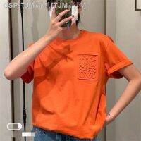 Loewe เสื้อยืดแขนสั้นอินเทรนด์เรียบง่ายลำลองผู้ชาย,เสื้อยืดสำหรับทั้งหญิงและชายอินเทรนด์ผ้าคอตตอนคอกลม