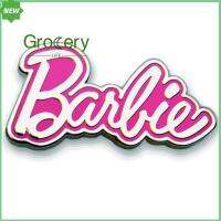 GROCERY LIFE ตัวอักษรสำหรับเด็ก ป้ายเข็มกลัดตุ๊กตาบาร์บี้ หมุดปักหมุด โลหะผสมอัลลอยด์ เข็มกลัดอะนิเมะ แฟชั่นสำหรับผู้หญิง เครื่องประดับสำหรับตกแต่ง ป้ายภาพยนตร์การ์ตูน สำหรับผู้หญิง