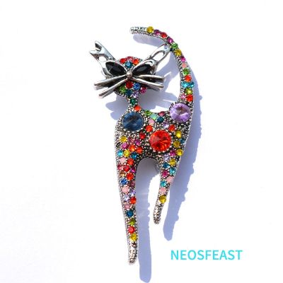 Cute Brooches for Women Rhinestone Cats Alloy Pin Mix Color Ladies Holiday Gifts Coat Garments Dress Accessories Fashion Jewelry