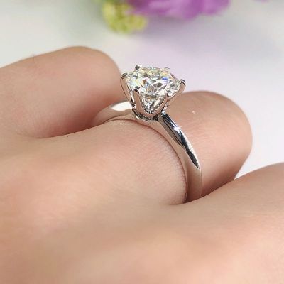 แหวน235เพชรกะรัตผู้หญิงพิมพ์ลายมงกุฎหกกรงเล็บแหวนแพลตทินั่มคลาสสิกสั่งทำ