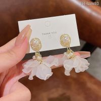 ? เครื่องประดับ 925 silver needle new South Korea small and pure and fresh flowers earrings female ins the wind light luxury niche joker temperament pearl earrings