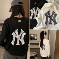 MLB นิวยอร์กแยงกี้ดอกไม้เก่า LOGO เสื้อสเวตเตอร์คอกลมชายหญิงทรงหลวมผ้าฝ้ายแท้สไตล์ชิวๆเสื้อดีไซน์