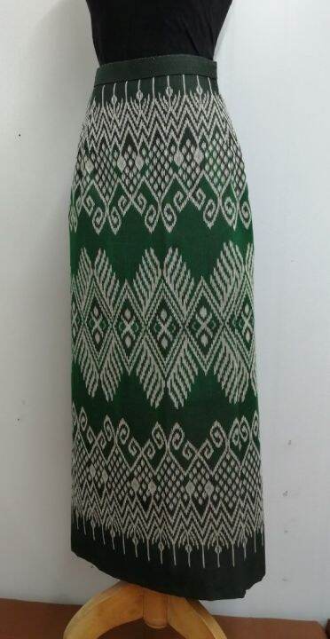 m002-ผ้าถุงสำเร็จแบบป้าย-เอว28-ปรับเอวลดหรือเพิ่ม-2-3-นิ้ว-ทรงผ้าถุงไทยจิตลดา-ทรงเป๊ะ-เนื้อผ้าอย่างดี-สำหรับใส่ในงานพิธี-งานแต่ง-ทำบุญ