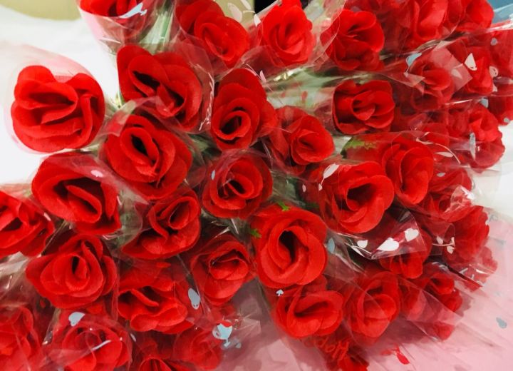 ดอกกุหลาบสีแดง-กุหลาบปลอม-แพ็คละ-12-ดอก-ดอกไม้วาเลนไทน์