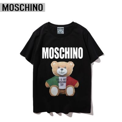 พร้อมส่ง Mos-Ch-Ino เสื้อยืดลําลองผ้าฝ้ายแขนสั้นพิมพ์ลายหมีน้อยเสื้อคู่ Oq5x