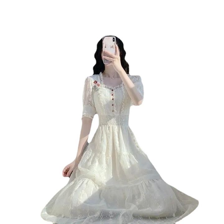 Trang trí váy ren 3D thêu hoa ngọc trai - OneYard