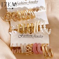 17KM Pearl Twist Hoop ต่างหูชุดผีเสื้ออะคริลิค Dangle ต่างหูสำหรับผู้หญิงโลหะ Hollow Gold Plated ต่างหูการ์ตูน Jewelry