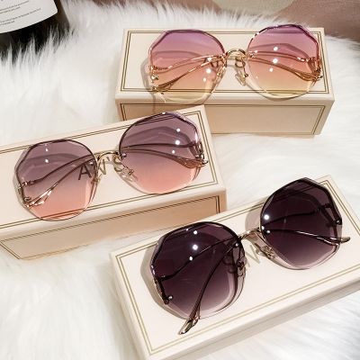【YF】✸  Irregular Round Sunglasses Woman Brand Designer Gradient Fashion Glasses Female Rimless Metal Curved Temples Oculos De Sol