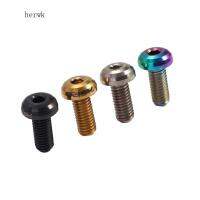 HERWK ที่ยึดปั๊มลมไทเทเนียมอัลลอยด์ทนทาน2ชิ้น/กล่อง M5x12mm สกรูยึดที่วางขวดติดจักรยานที่ยึดกระบอกน้ำที่วางขวดน้ำบนจักรยานสลักเกลียวยึดสกรู