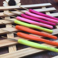 Hot 8 Size/Set Colorful Soft ABS metal Crochet Hooks Aluminum Crochet Hook Knitting Needles set Weave Craft