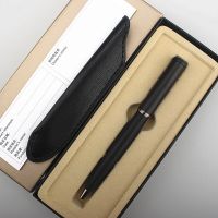 ปากกาลูกลื่นสำหรับสำนักงานเครื่องเขียนในโรงเรียนนักเรียนกระเป๋าคุณภาพใหม่กระเป๋า PU ปากกาสำหรับการเขียนหรูหรา