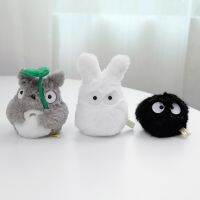 ตุ๊กตายัดนุ่นสั่นสะเทือนลายตุ๊กตา Totoro ญี่ปุ่นฮายาโอะมิยาซากิเพื่อนบ้านของฉันน่ารักจี้ของเล่นสั่นสะเทือนลายเกลียวดำฝุ่นเอลฟ์