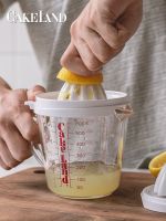 【Import】 Japan imported cakeland juicer cup manual juicer with cover baking measuring cup squeeze orange juice lemon juicer