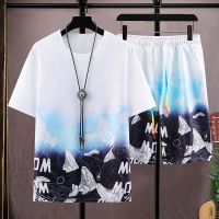 【July hot】 Teenage middle school students ice silk suit mens summer new gradient breathable quick-drying handsome short-sleeved set