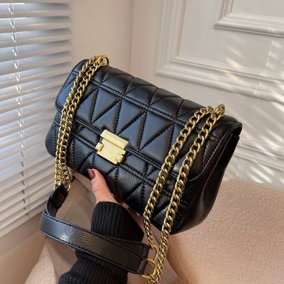 Texture bags handbag spring of 2022 the new fashionable retro chain shoulder inclined shoulder bag embroider line small bread
