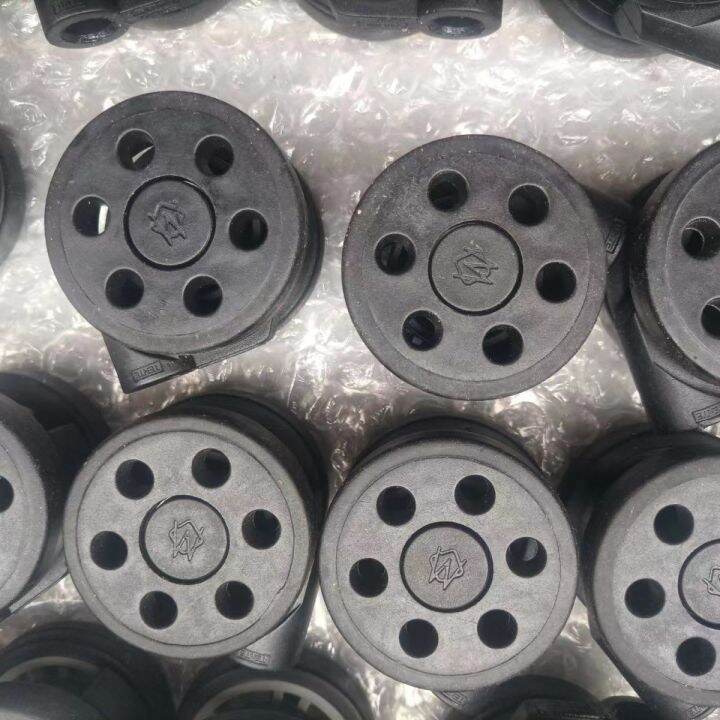 Rimowa Reparation and replacement wheel of Rimowa baggage compartment