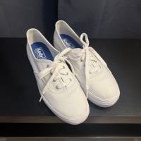 KEDS รองเท้าผ้าใบ มีส้น รุ่น TRIPLE SEASONAL SOLIDS สีขาว ( WF49946 ) มือสอง