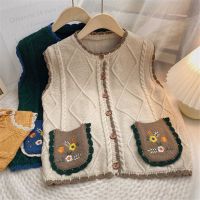 利2023 Korean Embroidery Women Vest Coat Casual Lady Sleeveless Cardigan Tops Fashion Style Female Elegant Sweater Vest ZY7968