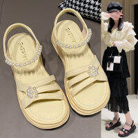 Fairy Wind Sandals ผู้หญิง 2023 ฤดูร้อนใหม่หนาแต่เพียงผู้เดียวเพิ่มความสูงรองเท้านักเรียนผู้หญิงหนึ่งคำที่มีสายไข่มุกรองเท้าชายหาด