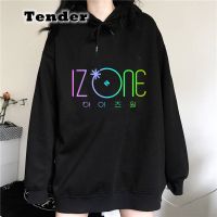 สินค้ามา2021 Izone เสื้อกีฬาแขนยาวทรงหลวมขนแกะสำหรับผู้หญิงเสื้อมีฮู้ดการพิมพ์ภาพมีฮู้ดสไตล์กรันจ์มีฮู้ดแขนยาวเกาหลี Kpop