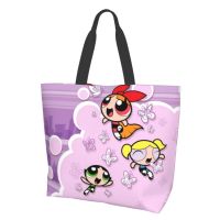 【In Stock The Powerpuff Girls กระเป๋าช้อปปิ้งไหล่เดียว, กระเป๋าเก็บของแบบพกพา， กระเป๋าสะพายโพลีเอสเตอร์ทุกวัน