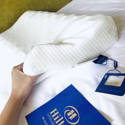 Hilton หมอนหนุนเพื่อสุขภาพ หมอนยางพารา โรงแรม 5 ดาว มี 2 ระดับ แถมกล่อง Orthopedic Latex Memory Foam Massage Pillow Neck Support - Health Pillow