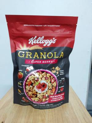 Keellayys Granola Super Berry🍊🥭🍎 เคลล็อกส์ ซุปเปอร์ เบอร์รี่ กราโนล่า อาหารเช้าซีเรียล 220g.