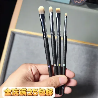 High-end Original Yao Wang Chuan Si Fan series details concealer brush to cover acne tears dark circles and legal lines Cangzhou makeup brush
