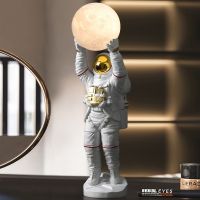 Light luxury creative astronaut ornaments astronaut living room cabinet office home decoration gift luminous lamp