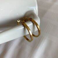 Vowaccessories Simple Thick ต่างหูห่วง สแตนเลสสตีล สีทอง18K